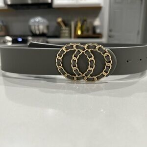 Elegant Gray Belt with Gold Chain Buckle